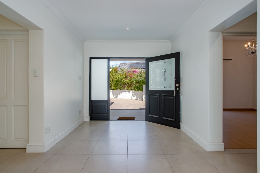 To Let 4 Bedroom Property for Rent in Val De Vie Estate Western Cape